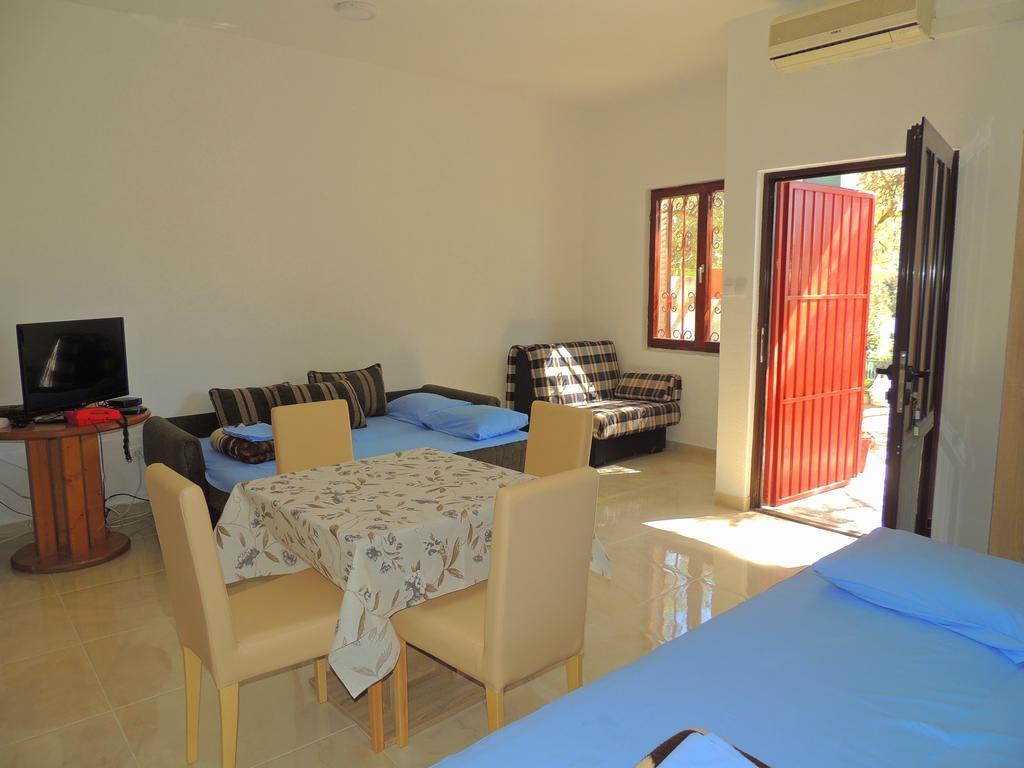 Guest House Jelena بودفا المظهر الخارجي الصورة
